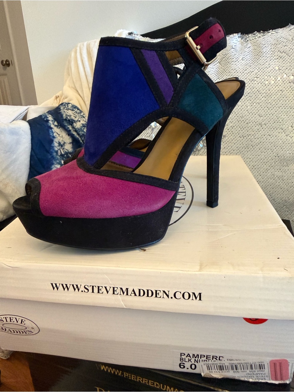 Steve Madden Women’s Multicolor Suede Platform Sandals NWT SIZE 6